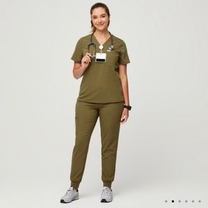 ❌sold❌  FIGS Martini Olive (New with tag)